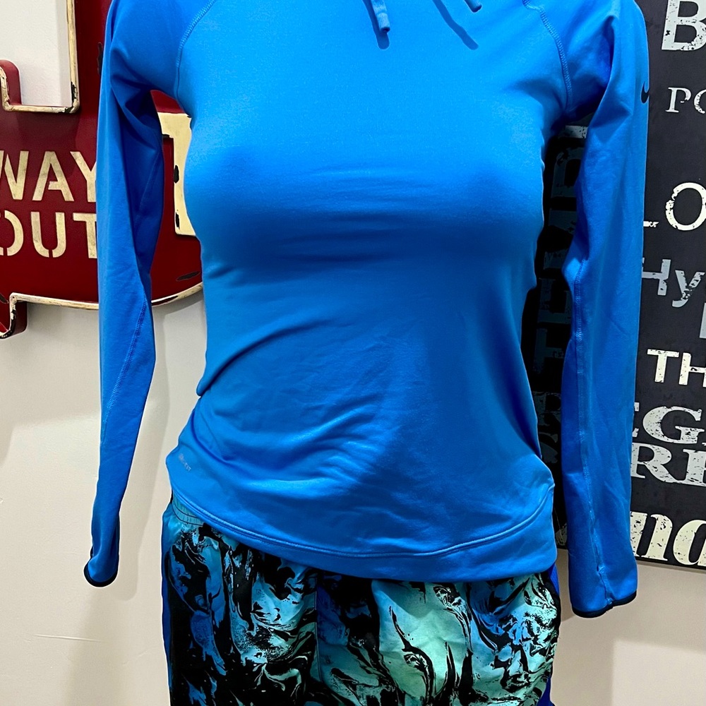 Nike Drifit Pullover - image 2